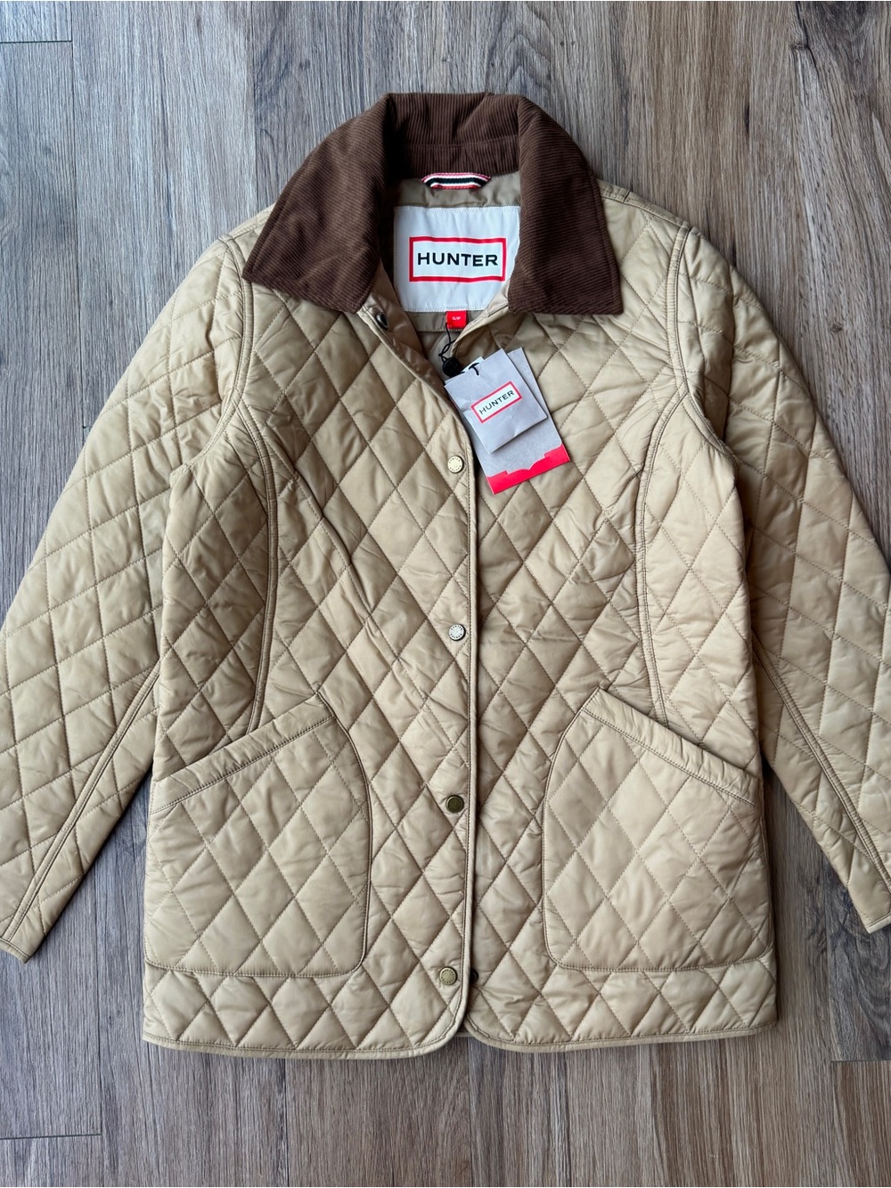 Hunter Quilted Beige Barn Jacket with Brown Corduroy Collar British Coat Brown